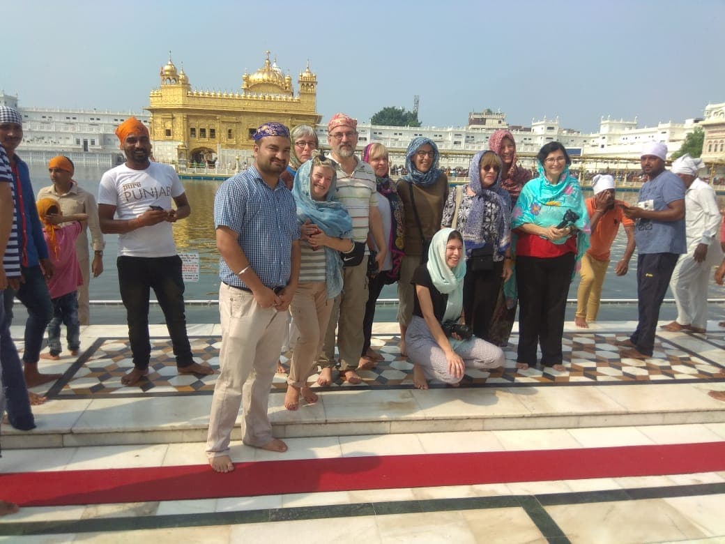 Golden Temple Tour with Jallianwala Bagh thumbnail 8