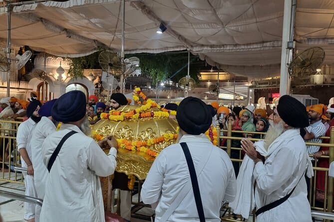 Night Palki Sahib (Sukhasan) Ceremony Tour - Image 1
