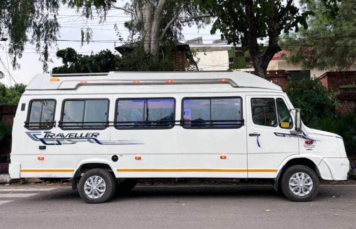 Force Tempo Traveller